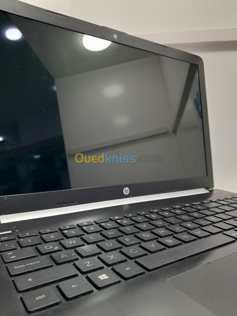 HP PAVILLON 15 I3-7100u 8GB/256SSD 15"