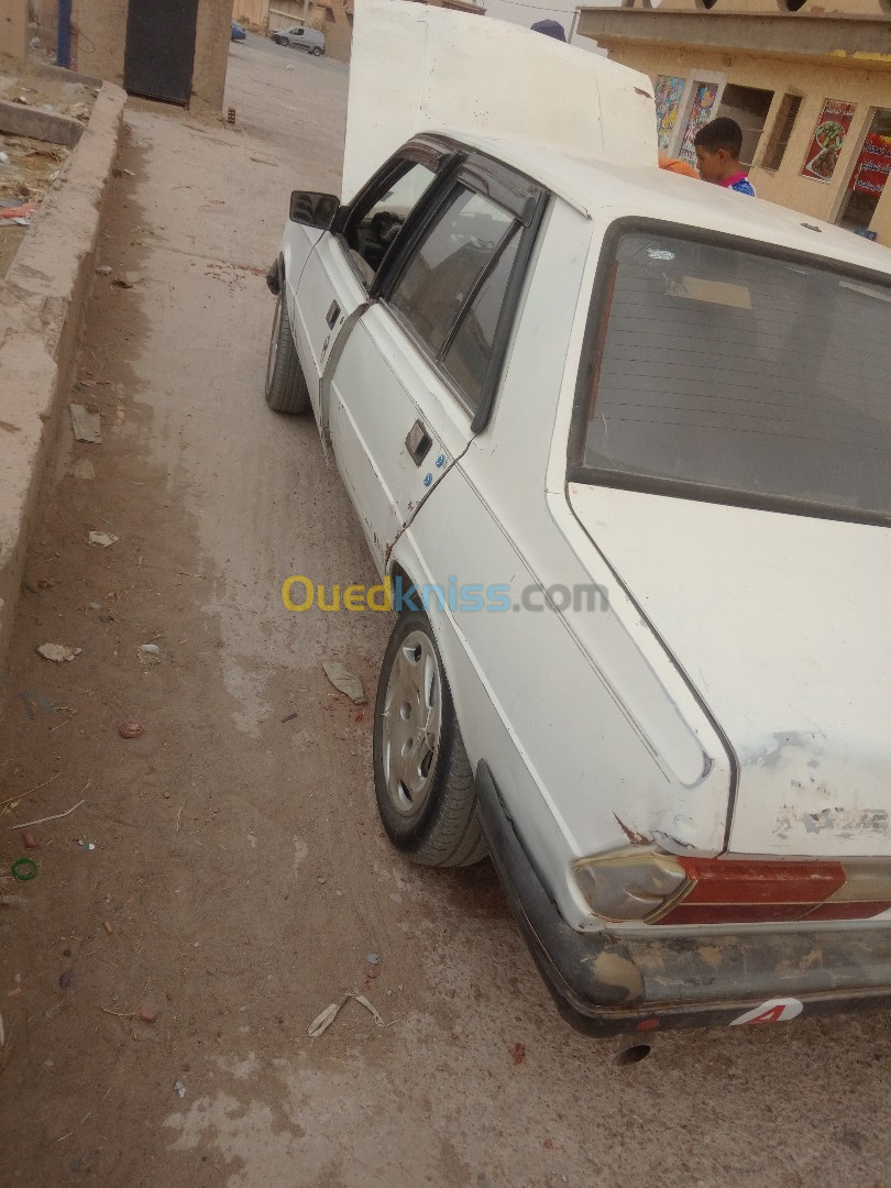 Peugeot 305 1987 305