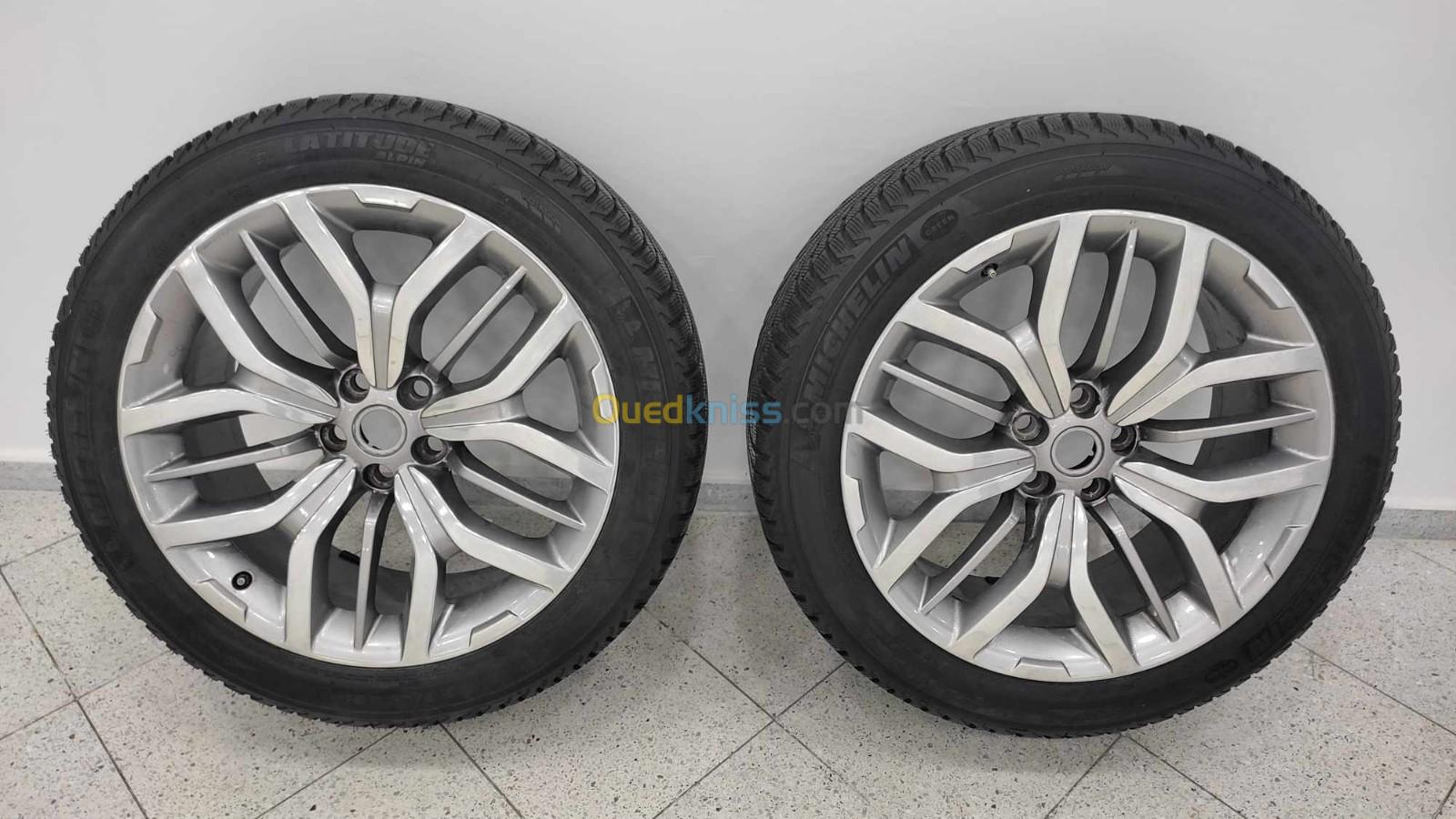 4 Jentes Land Rover Velar avec leurs pneus 275/45 R 21 MICHELIN