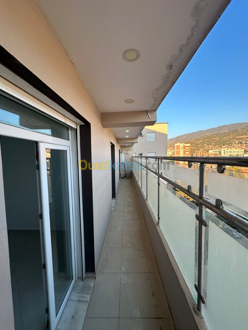 Location Appartement F4 Blida Blida