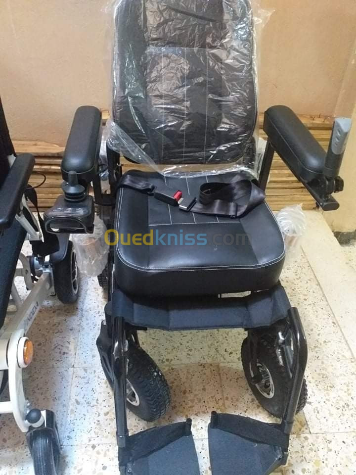 Fauteuil roulant électrique robuste 