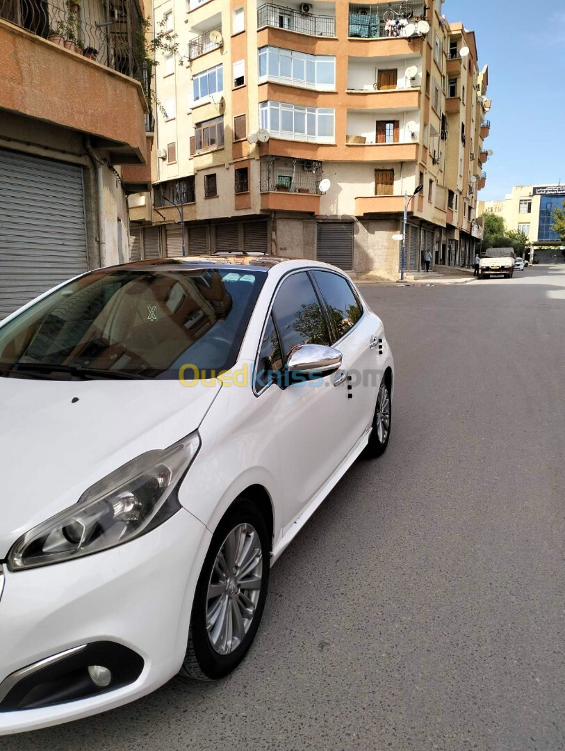 Peugeot 208 2015 Access Facelift