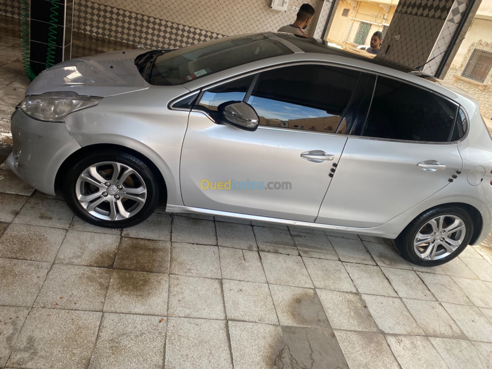 Peugeot 208 2015 Allure