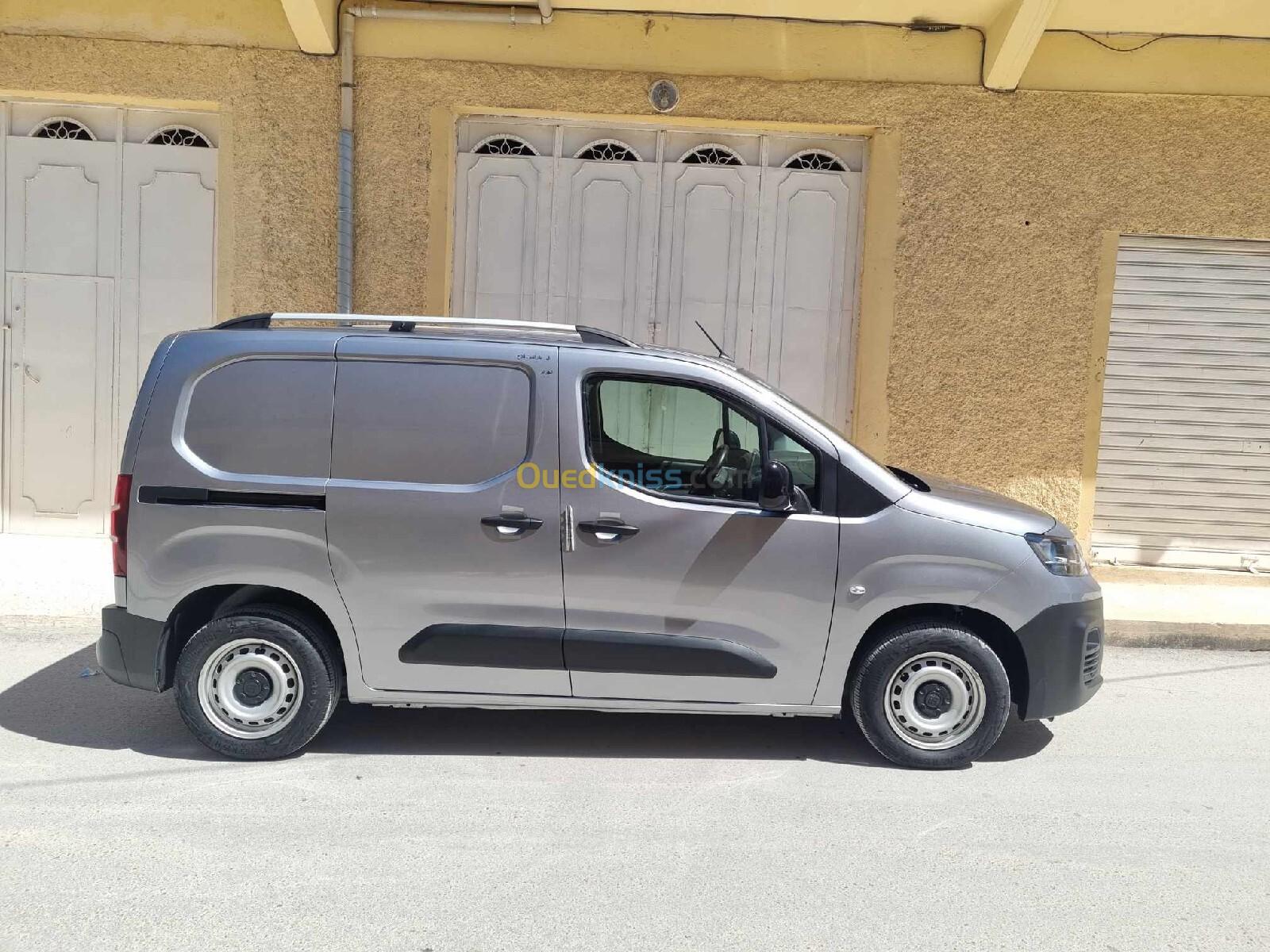 Fiat DOBLO 2024 ITALIE