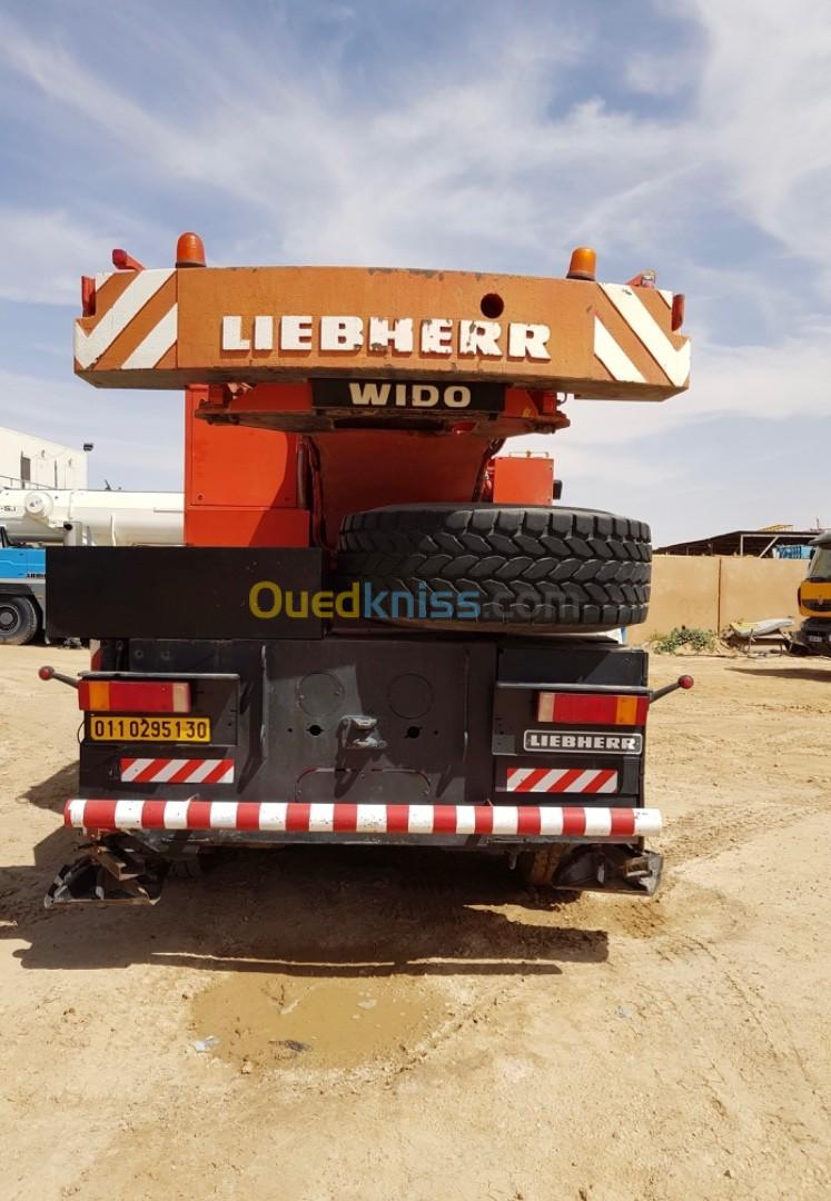 Vent grue mobile liebherr 45 ton . 2004