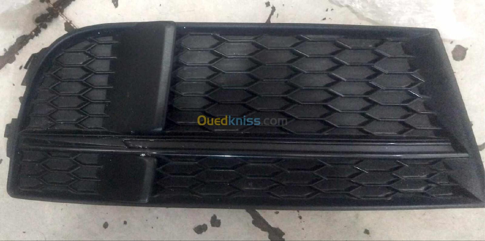 Grille de parchoc audi a3. RS line côté droit 2019/2020