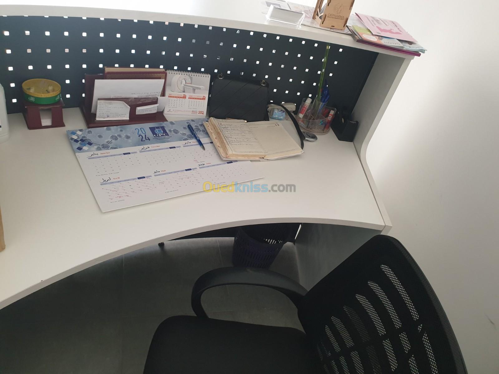 Bureau  réception 