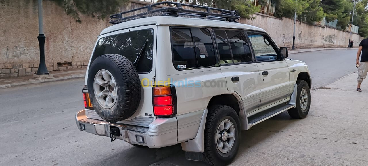 Mitsubishi Pajero Court 1999 