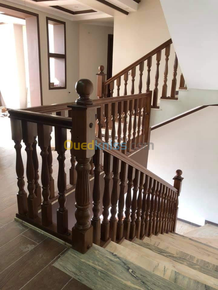 Rampe escalier en bois massif fourniture et pose 