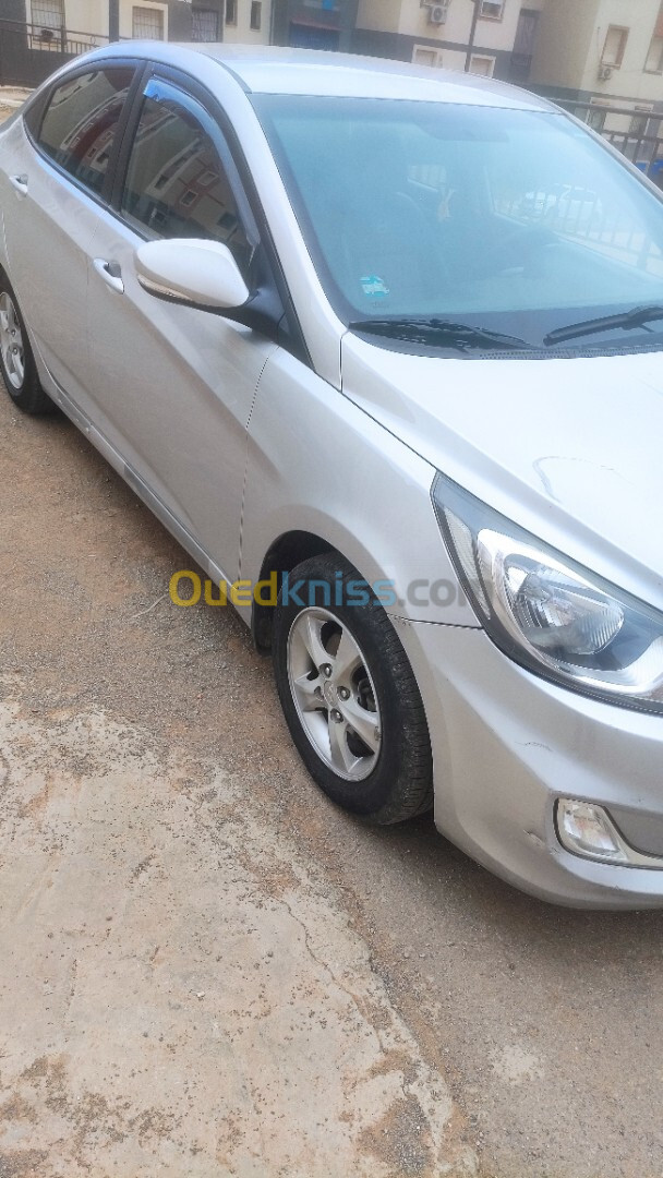 Hyundai Accent RB  4 portes 2012 Accent RB  4 portes