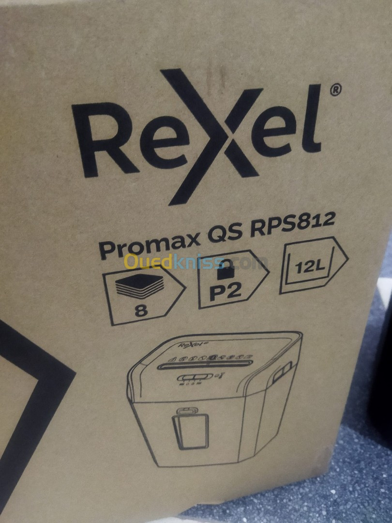 Destructeur de documents Rexel Promax niveau de sécurité P2 coupe droite 8 feuilles à la fois corbeille de 12L