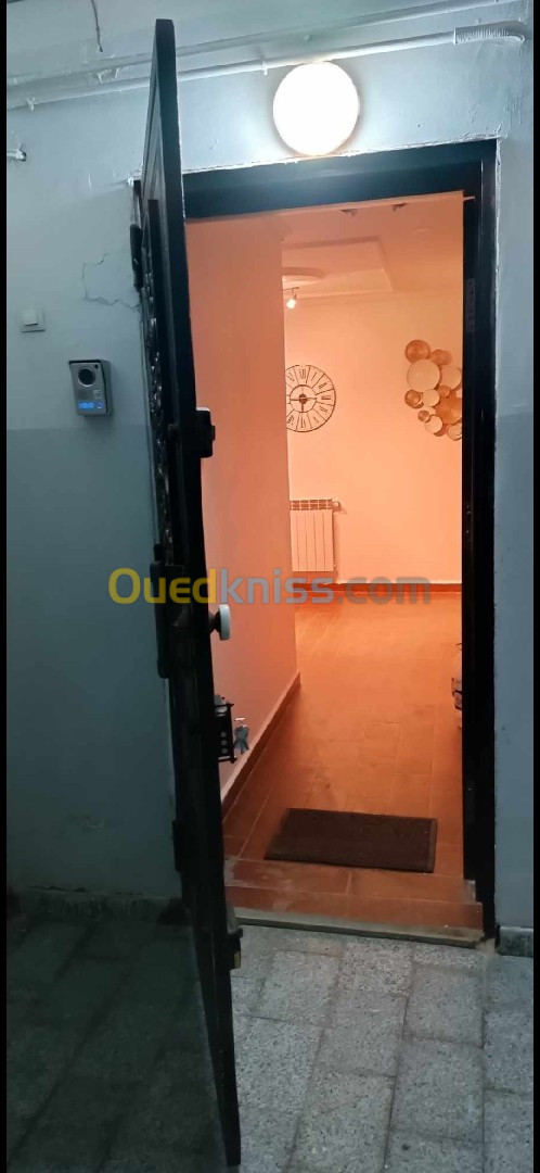 Location Appartement F3 Mostaganem Mezghrane