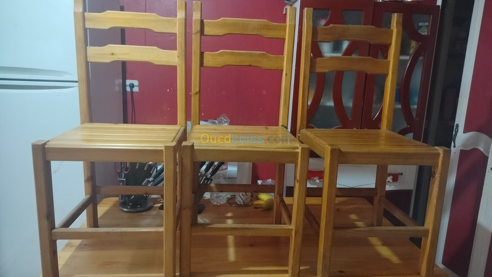 Table à manger avec 6 chaises à vendre 