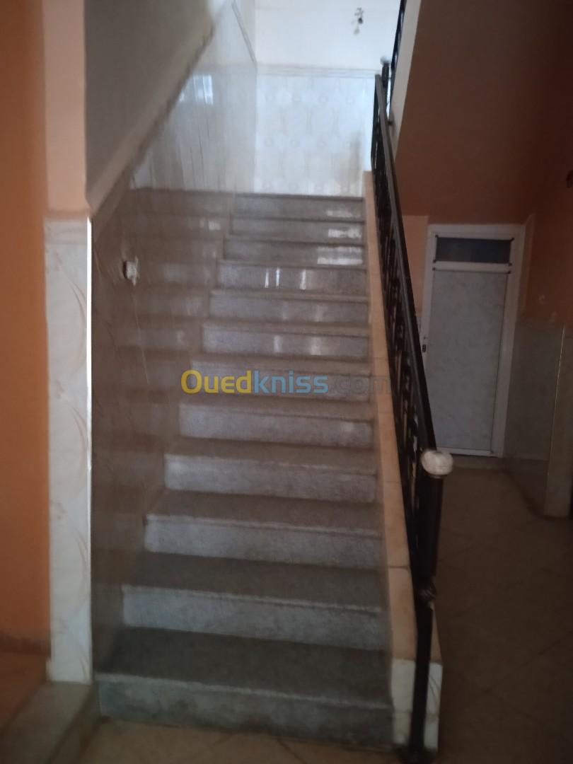 Location Appartement F4 Tipaza Kolea