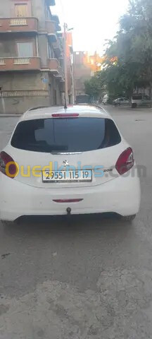 Peugeot 208 2015 Allure