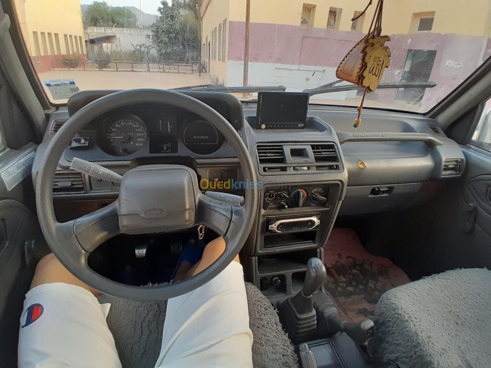 Mitsubishi Pajero Court 1990 Pajero Court