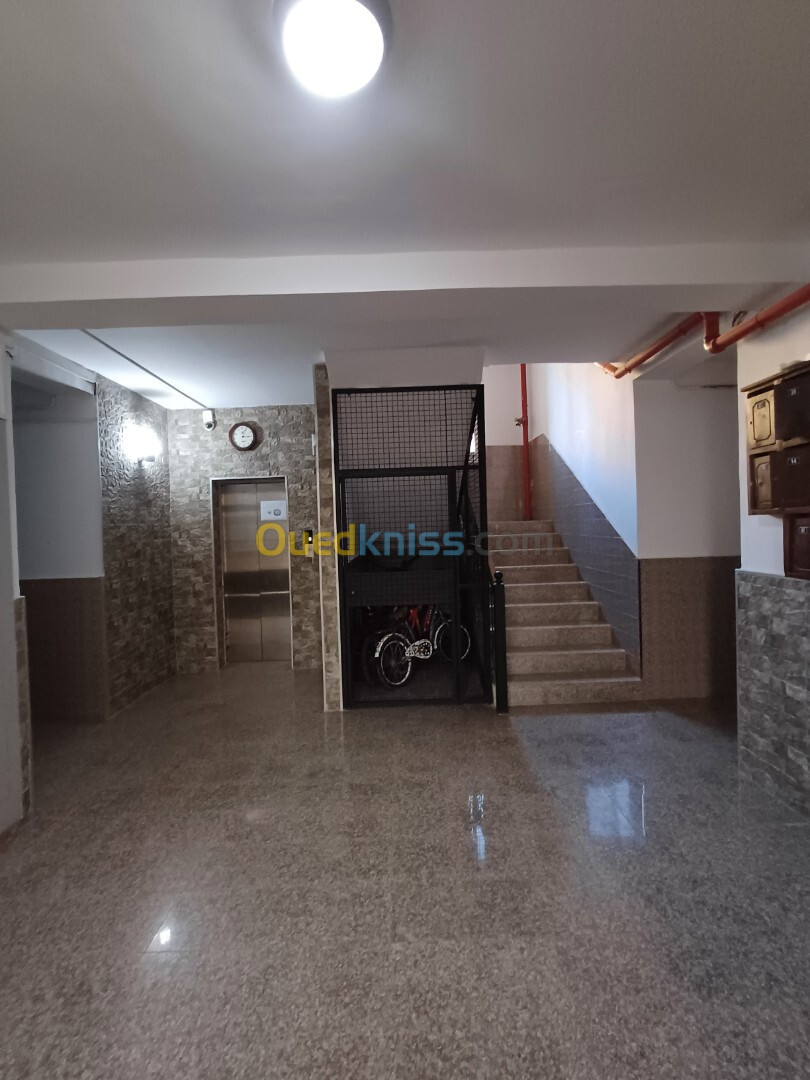 Location Appartement F4 Alger Souidania