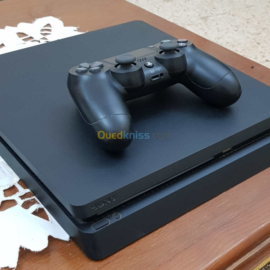 Ps4 slim 1tb Avec 1 manette original