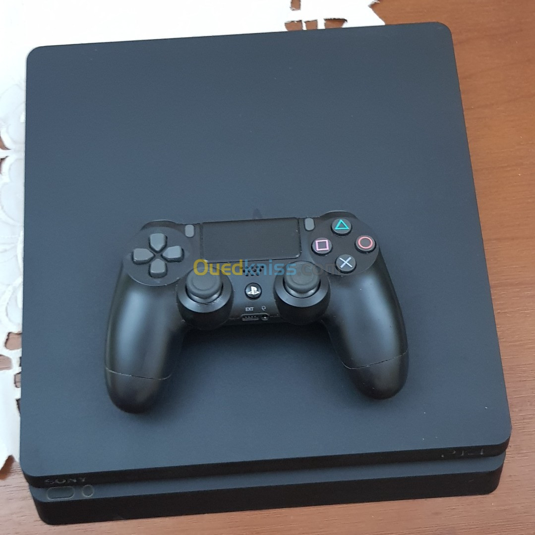 Ps4 slim 1tb Avec 1 manette original