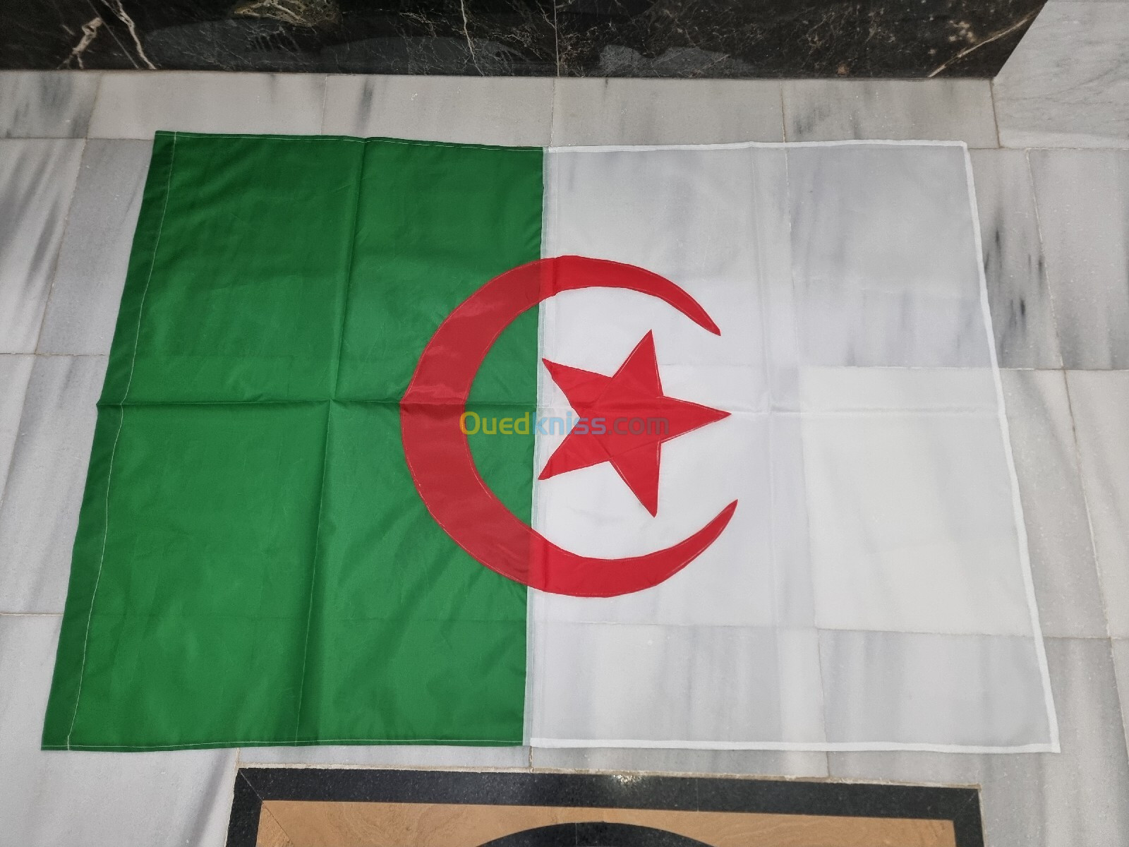 Drapeau d'Algérie علم الجزائر