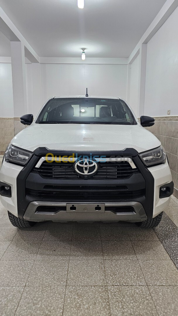 Toyota Hilux 2024 Adventure