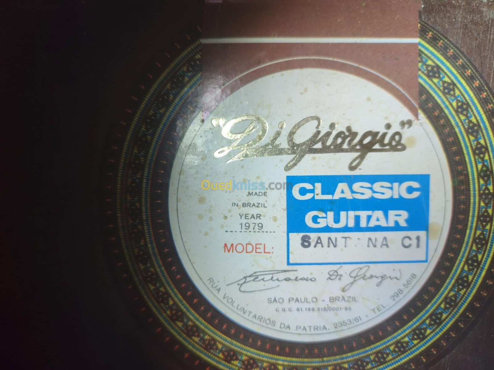 10 Guitares Classiques professionnelles.