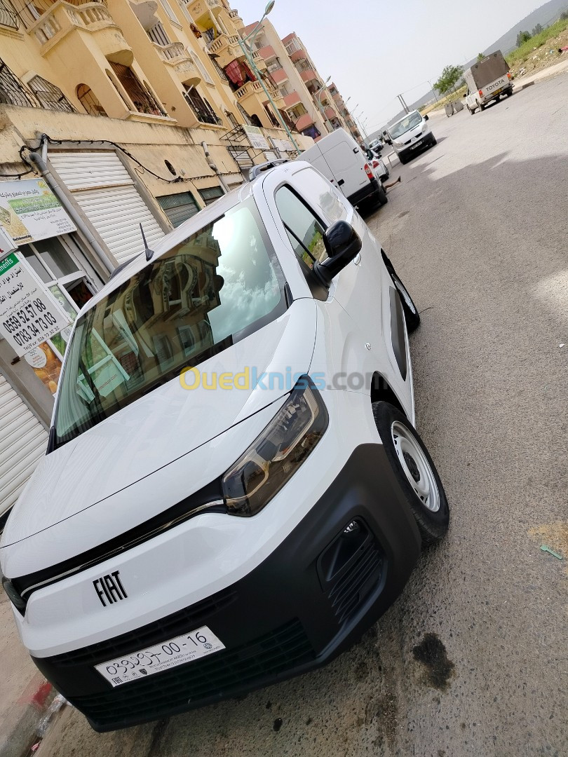 Fiat Doblo 2023 Italie