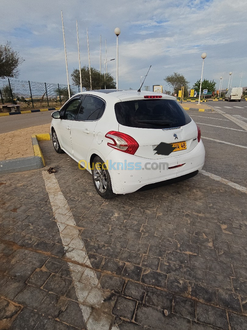 Peugeot 208 2014 Allure