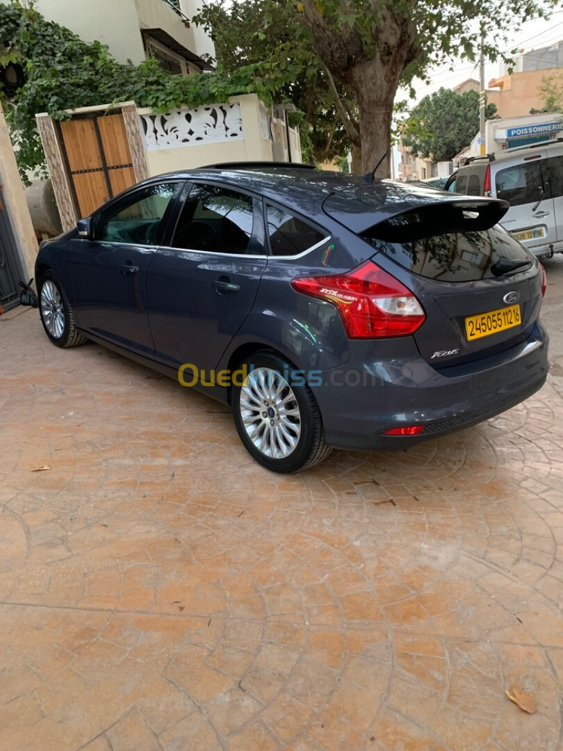 Ford Focus 5 portes 2012 Titanium