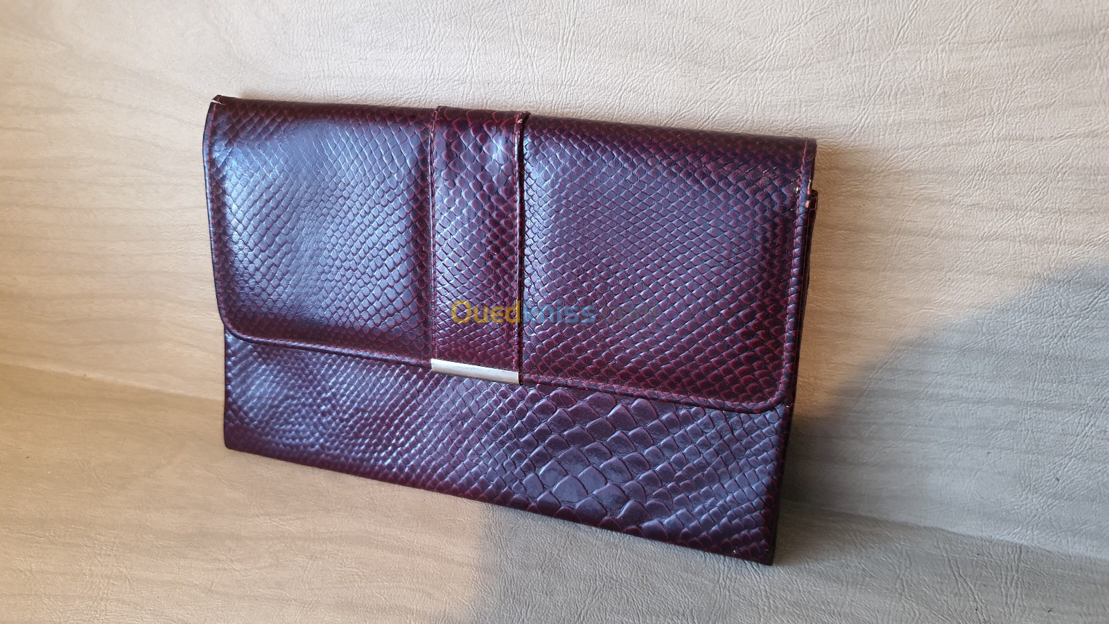 Très chic Pochette Porte-papiers Automobile FIAT en cuir pour femme Luxe, venu d'Italie