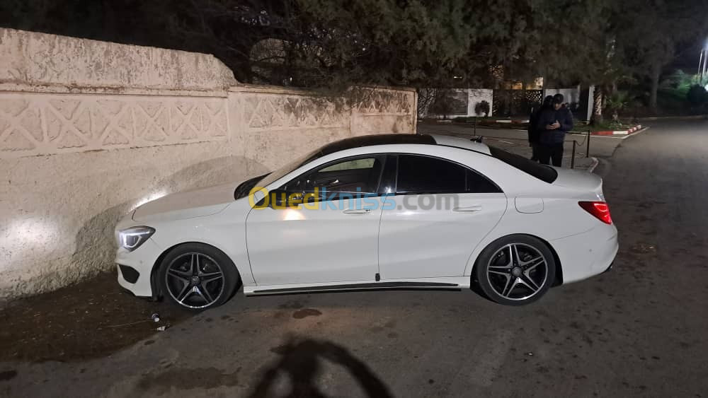 Mercedes CLA 2015 Coupé Exclusif + AMG 