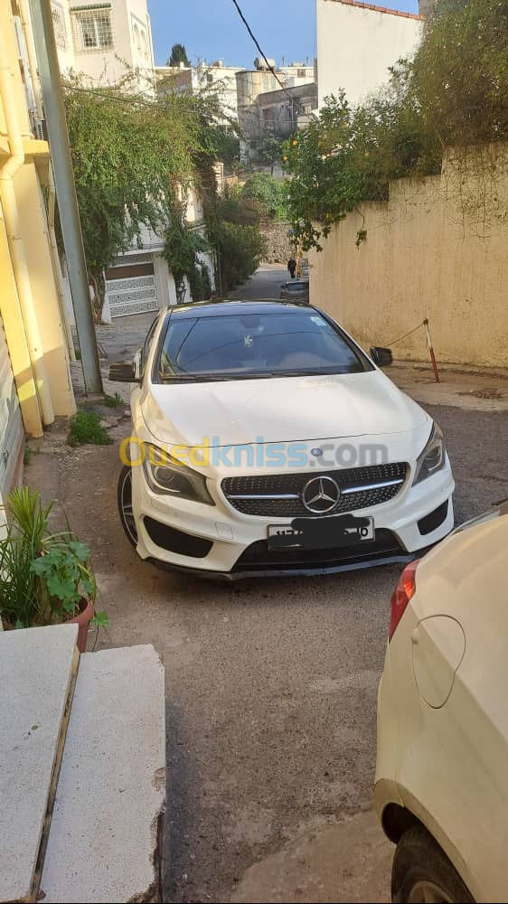 Mercedes CLA 2015 Coupé Exclusif + AMG 