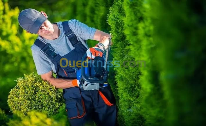 Jardinage et nettoyage des espaces verts et des jardins