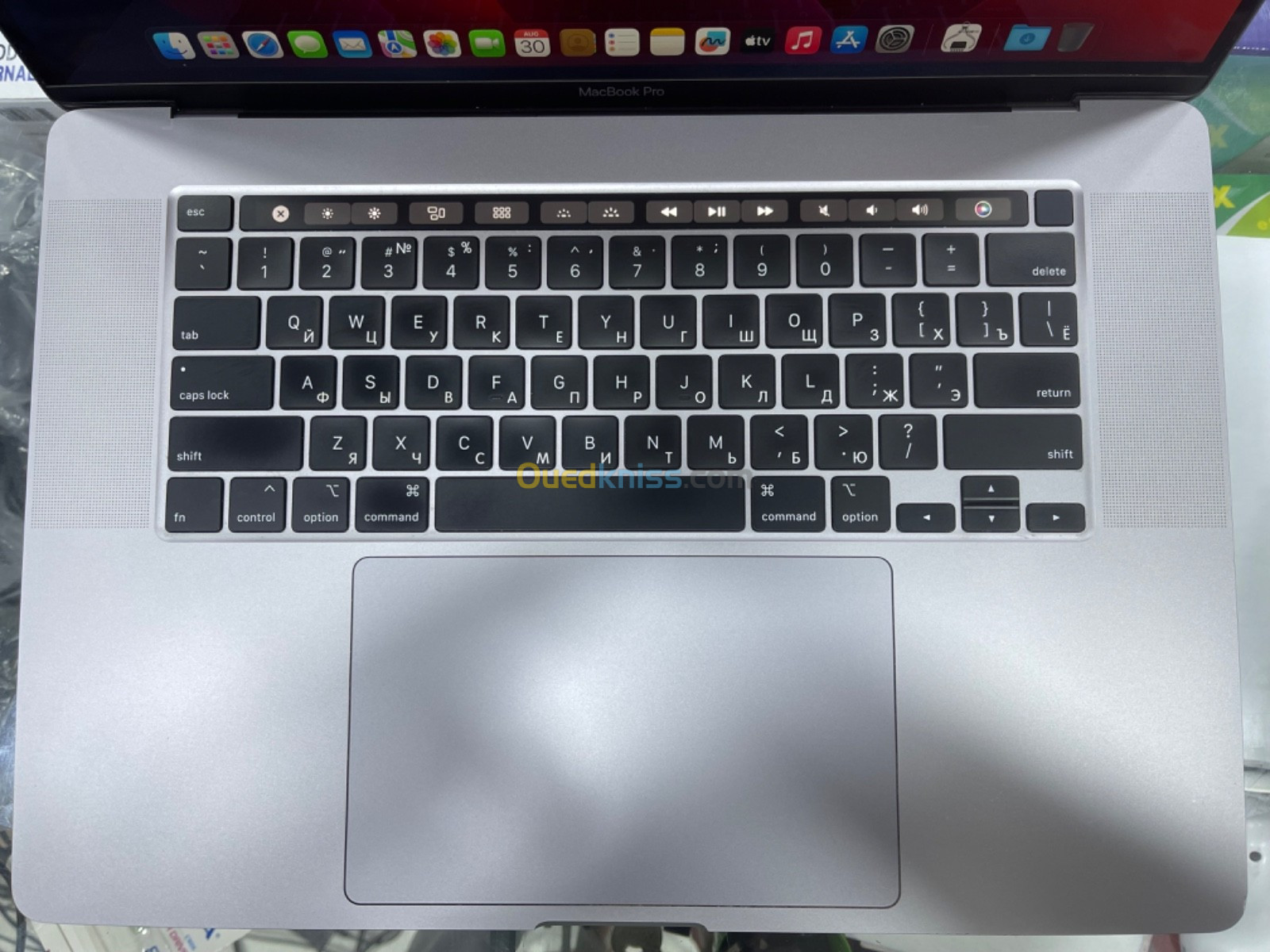 MACBOOK PRO 2019 16inch | i9 8 cœur | RAM 8 Go | SSD 1 TB | Ecran 16 Pouce 3K | Cycle 984 