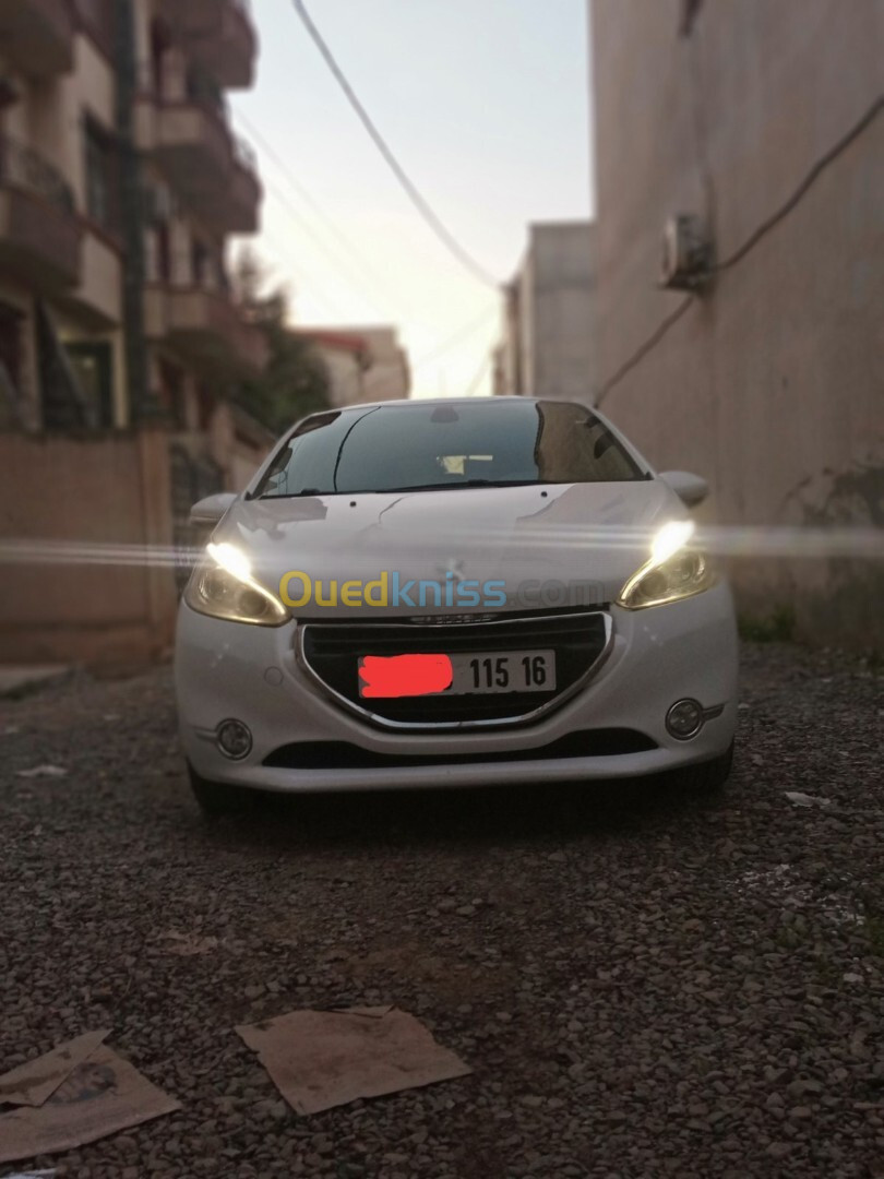 Peugeot 208 2015 Alur