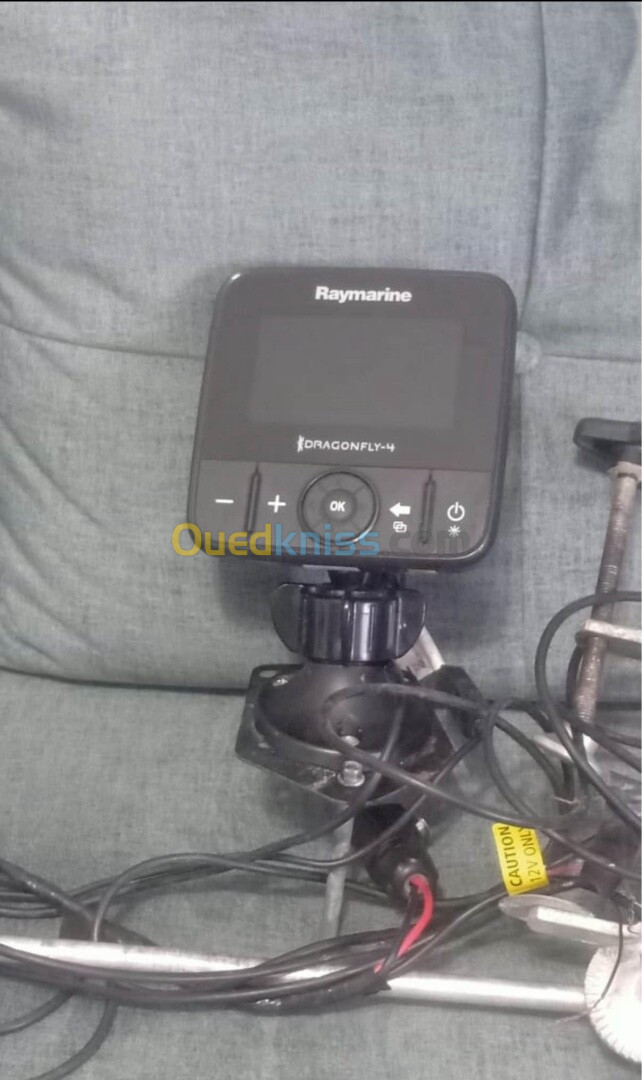 Sondeur Raymarine dragonfly 4 Avec support