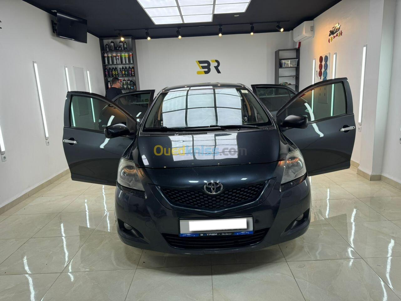 Toyota Yaris Sedan 2012 La toute option