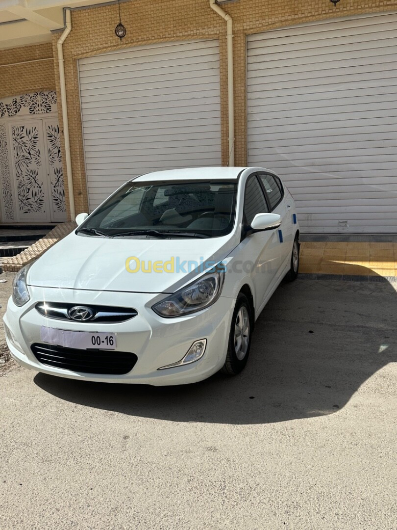 Hyundai Accent RB  4 portes 2012 