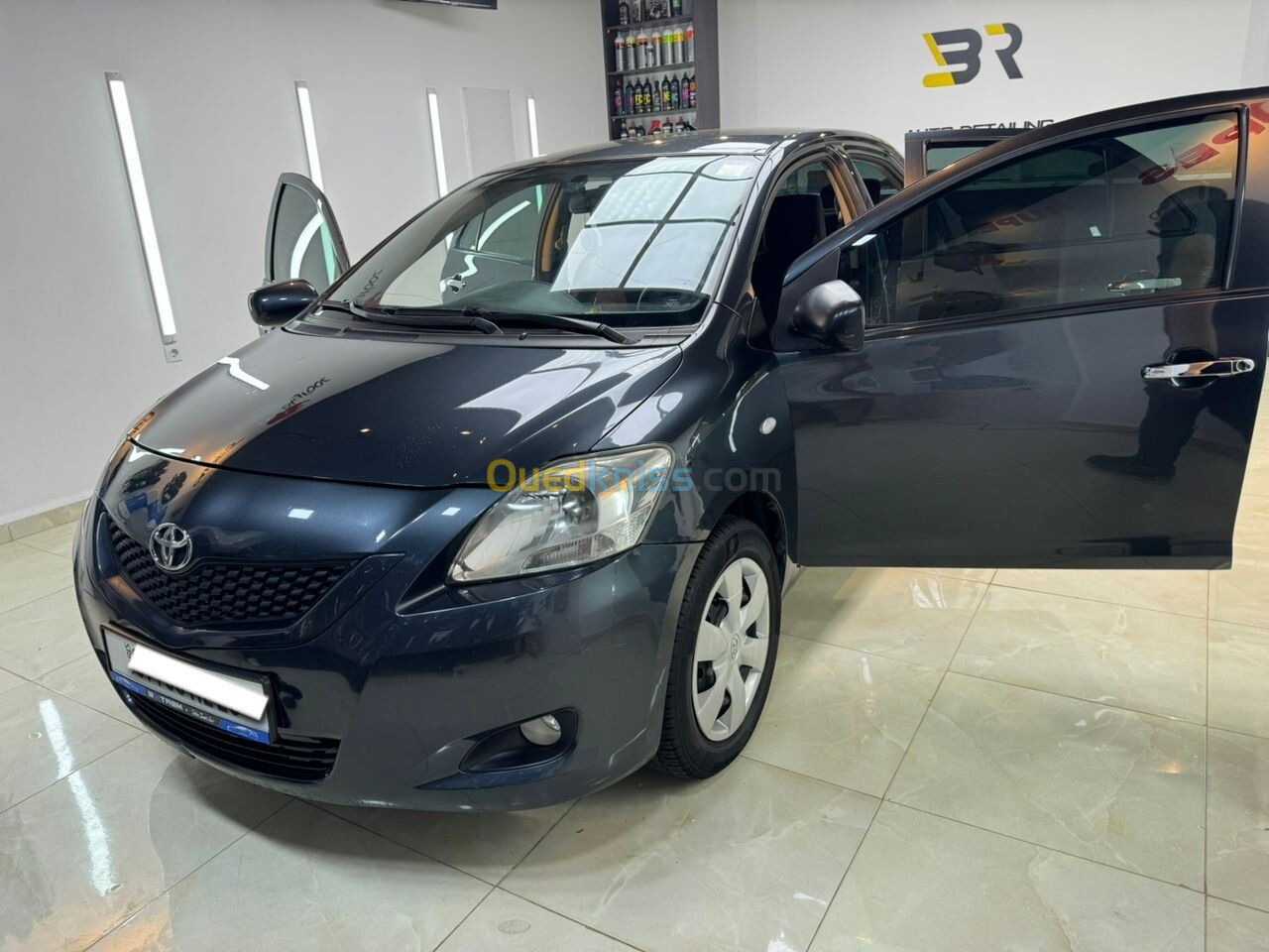 Toyota Yaris Sedan 2012 La toute option