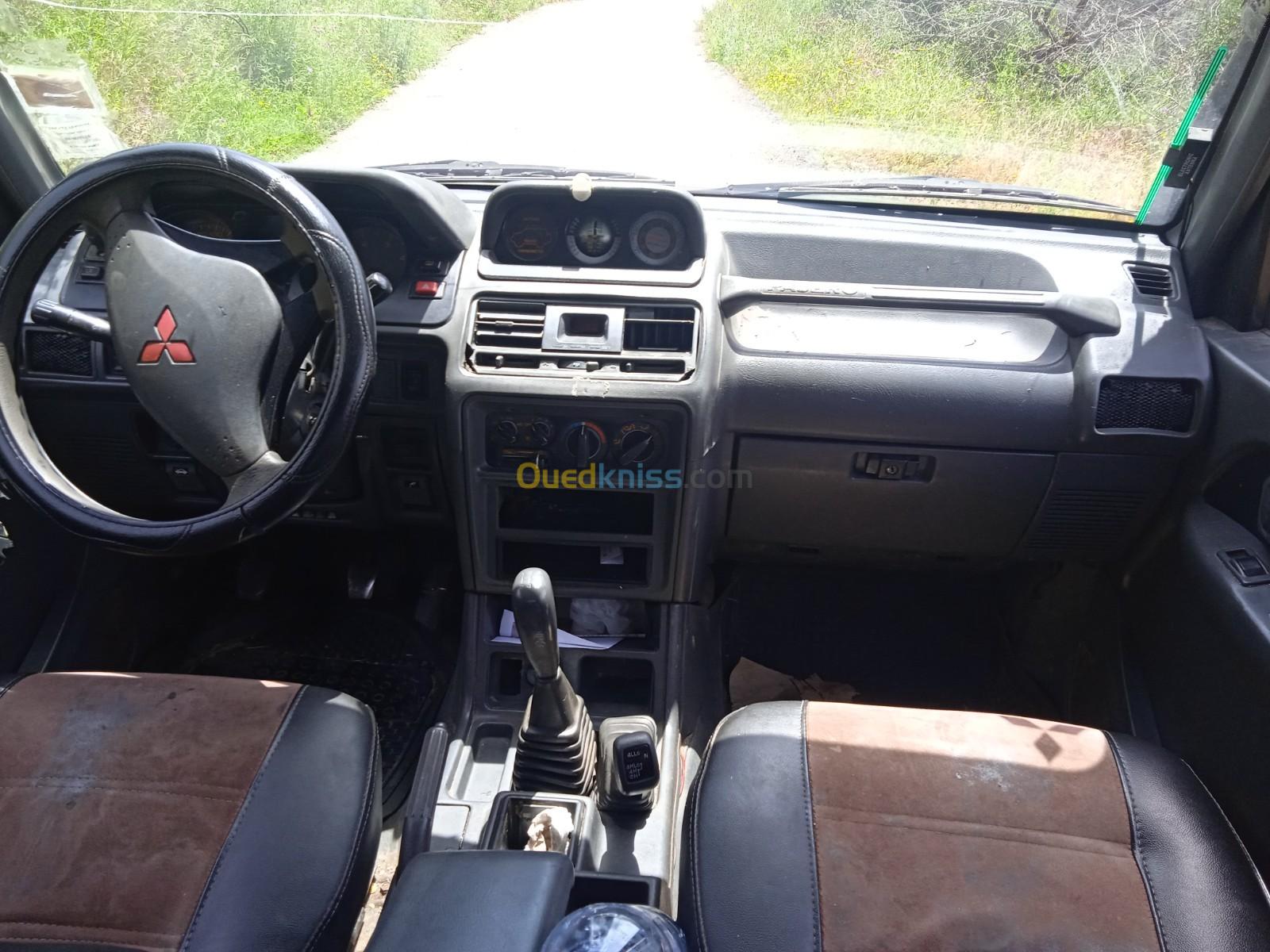 Mitsubishi Pajero 1993 