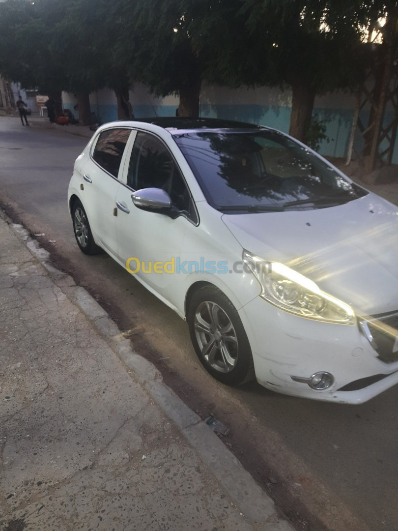 Peugeot 208 2013 Allure