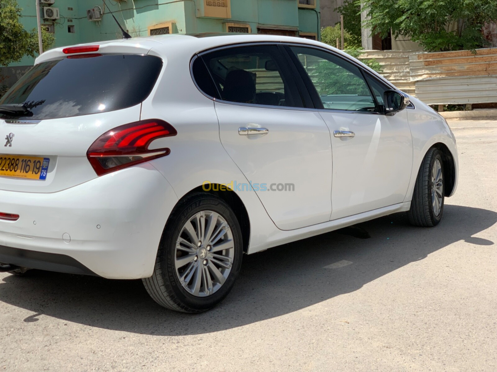 Peugeot 208 2016 Allure Facelift