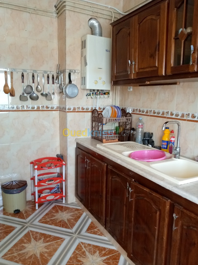 Location vacances Appartement F3 Boumerdès Corso