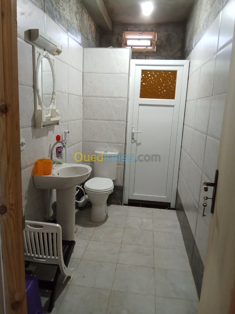 Location vacances Appartement F2 Skikda Collo