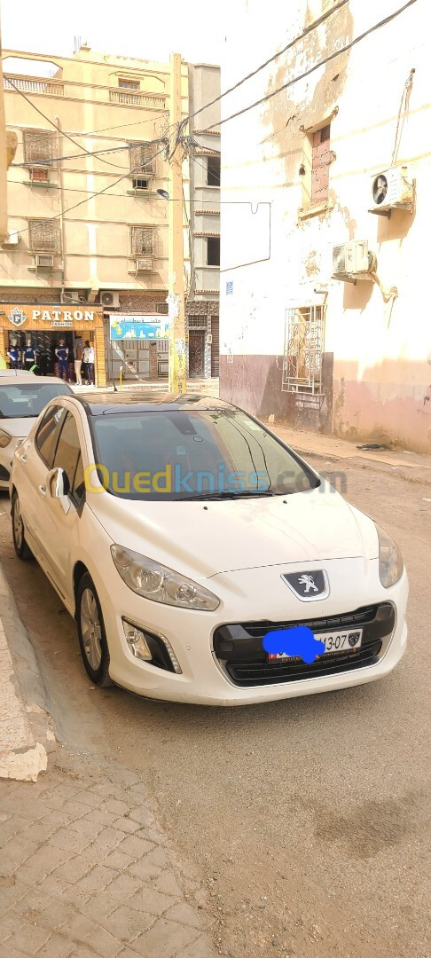 Peugeot 308 2013 Alur