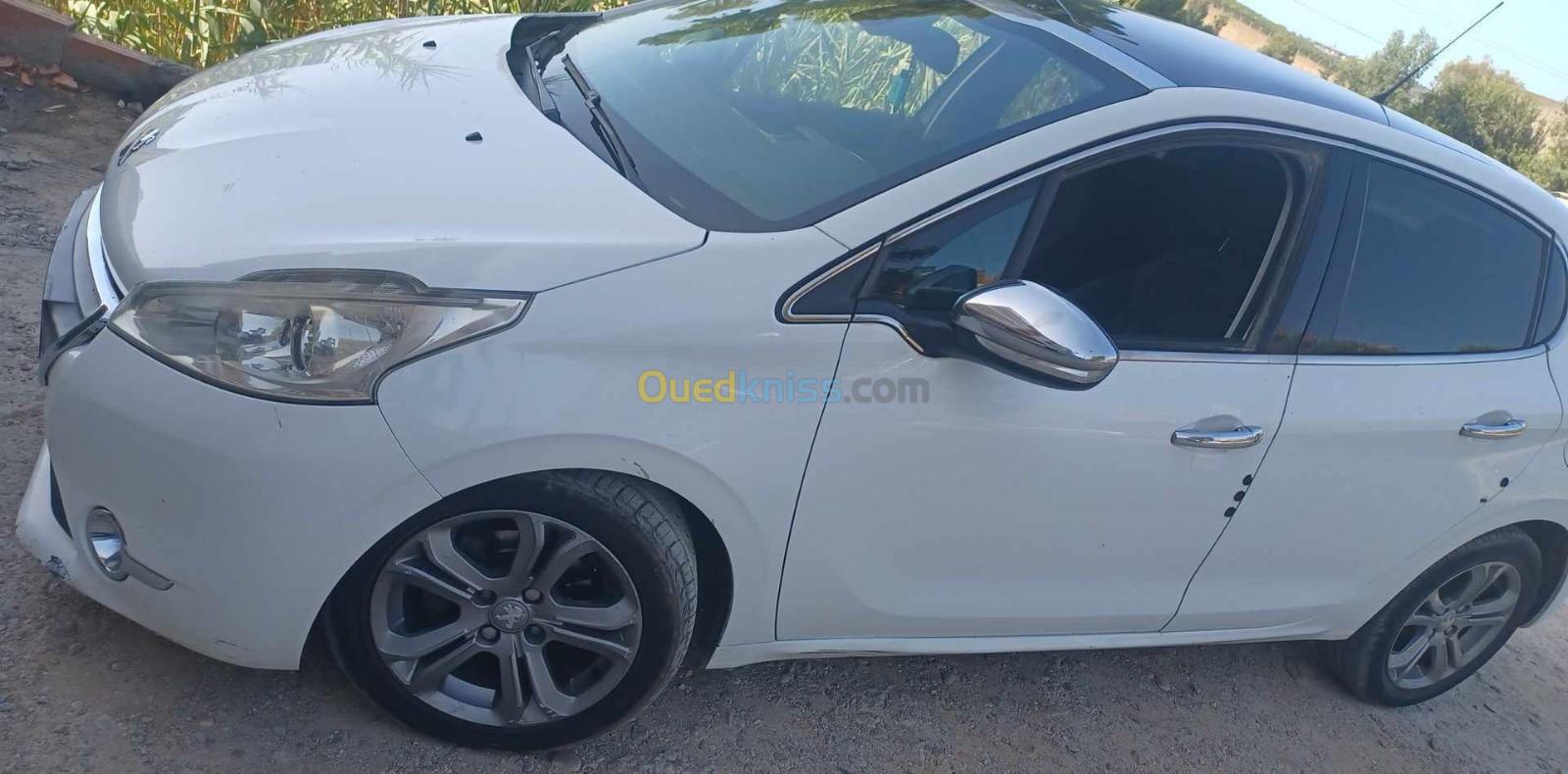 Peugeot 208 allure 2014 