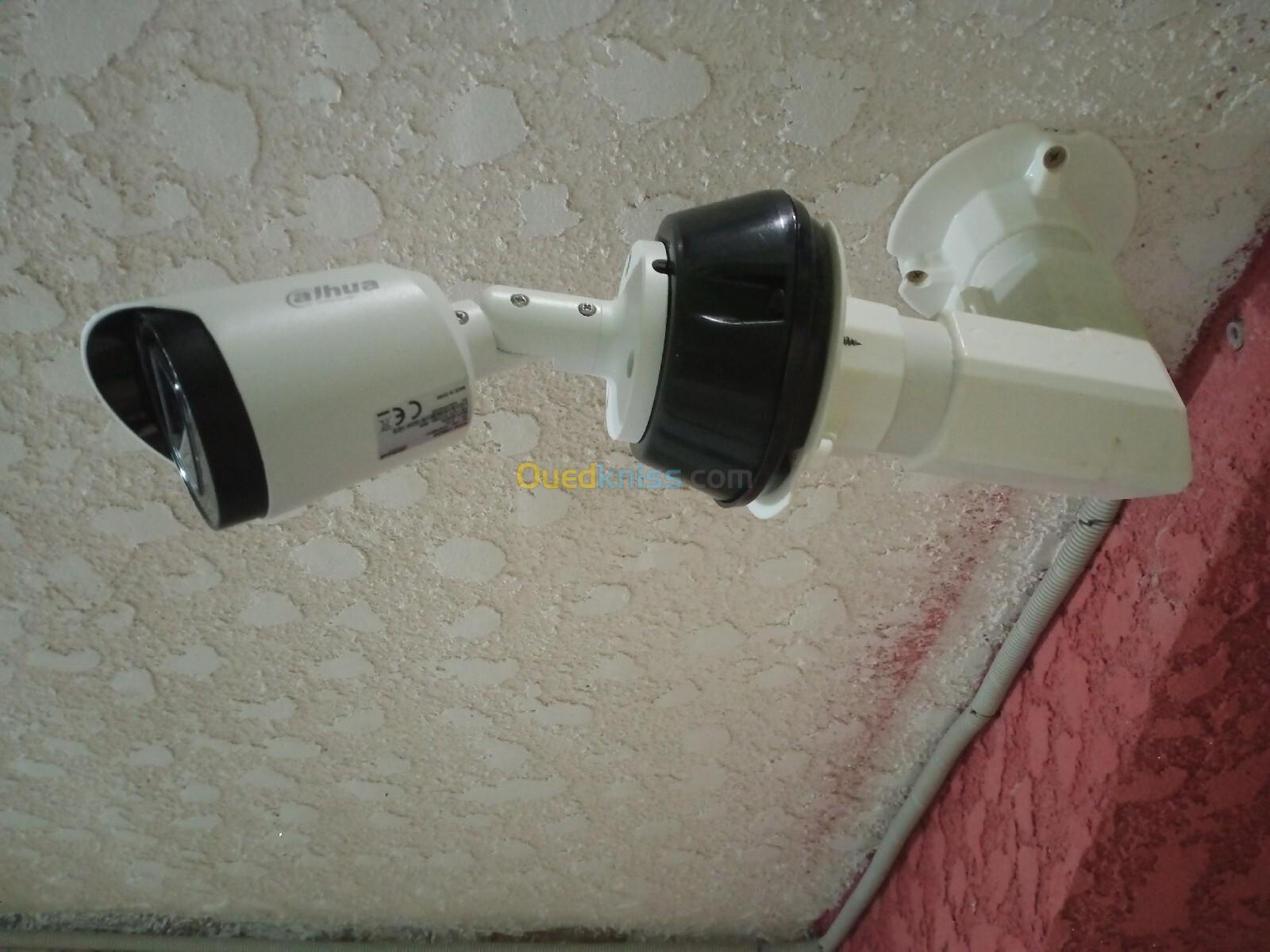 Camera surveillance كاميرات المراقبة 