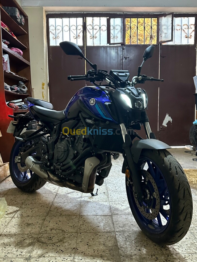 YAMAHA mt 07 2023