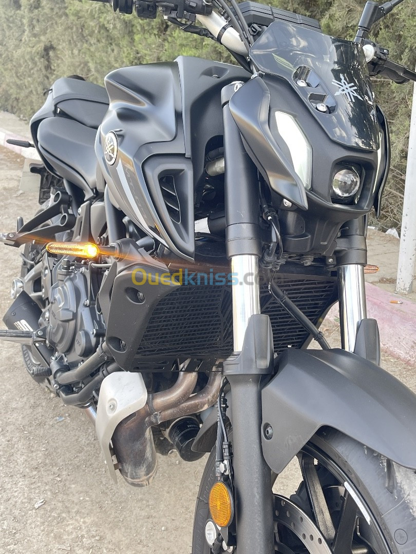 YAMAHA MT-07 2023