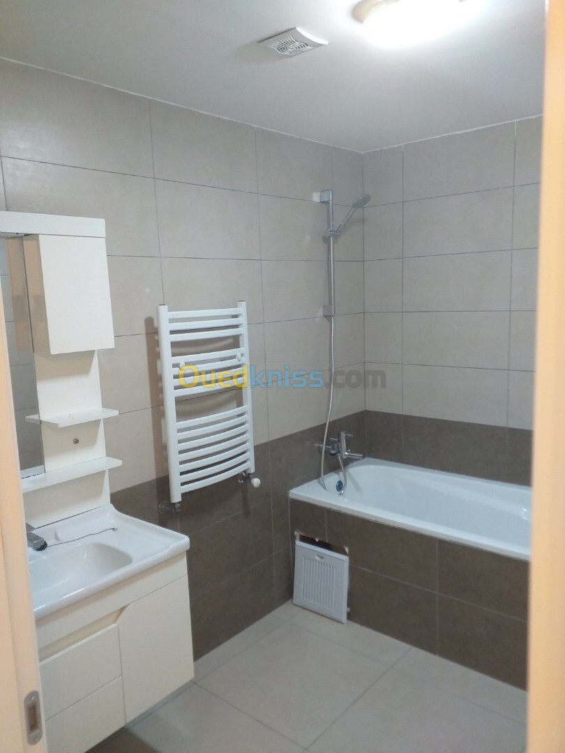 Location Appartement F4 Alger Hydra